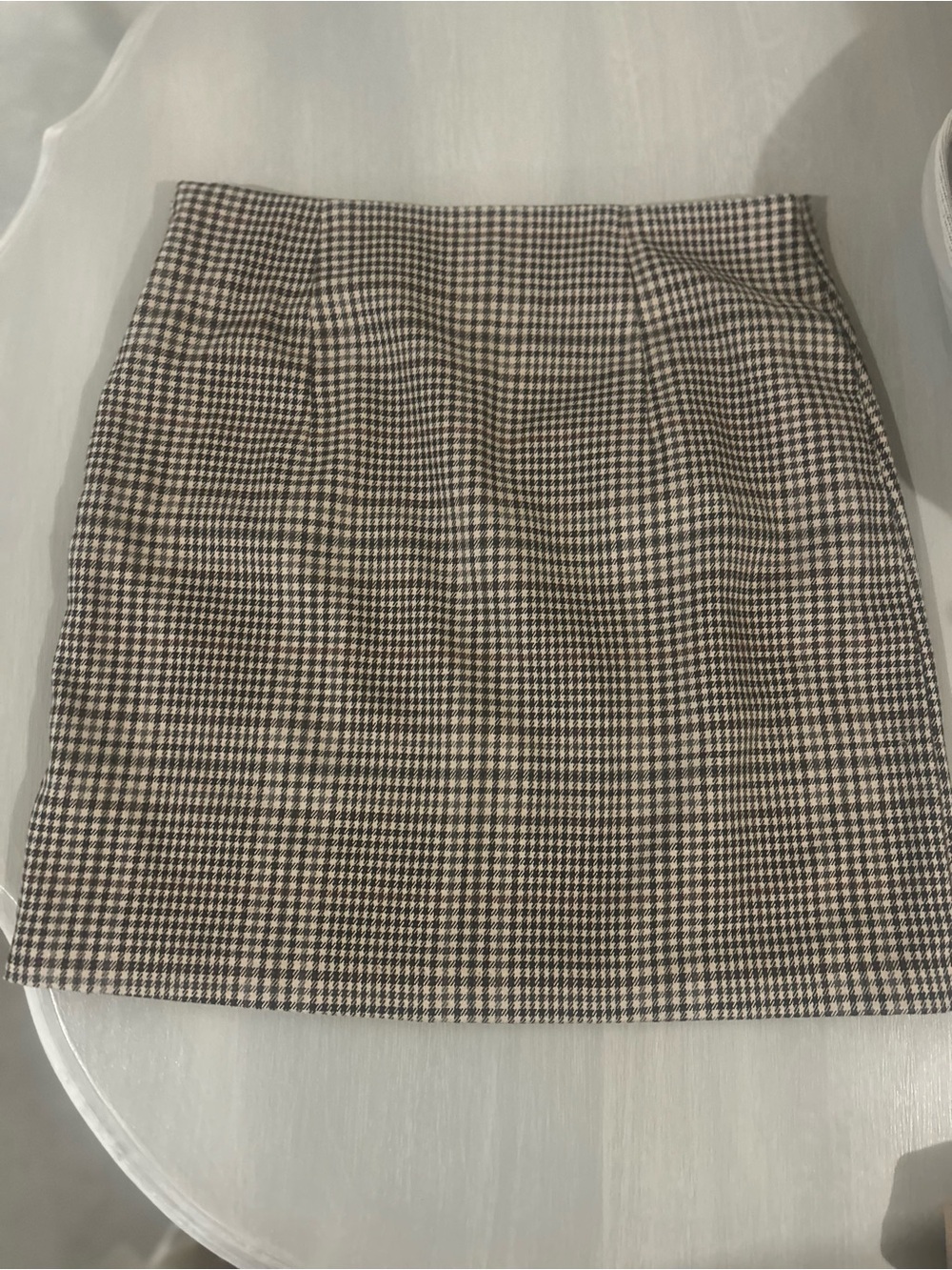 Dynamite Black and Cream Houndstooth Mini Skirt